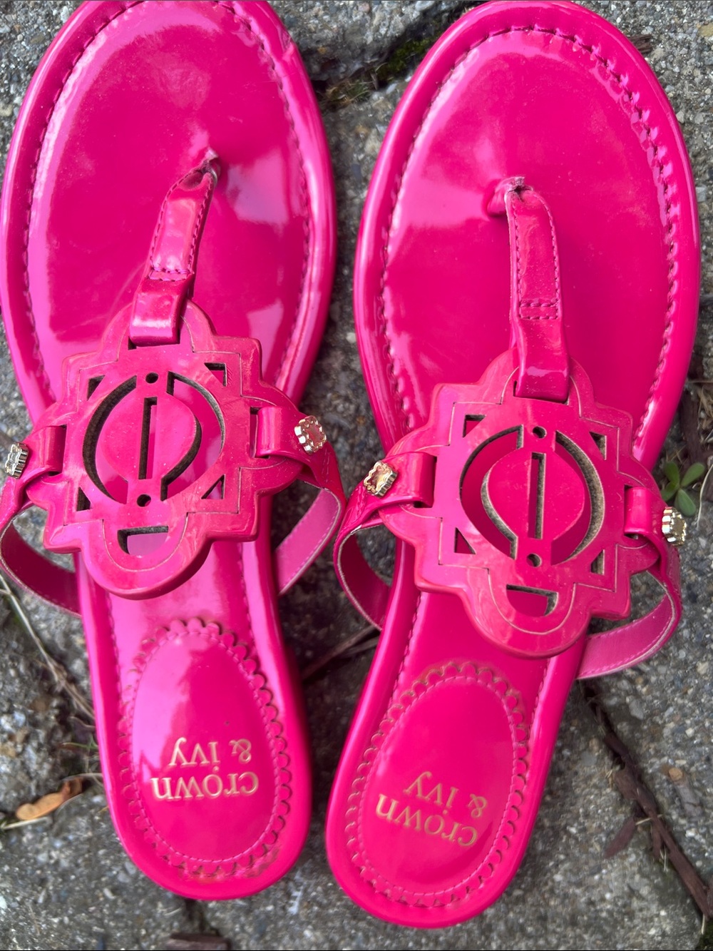 crown & ivy Hot Pink Decorative Thong Sandals